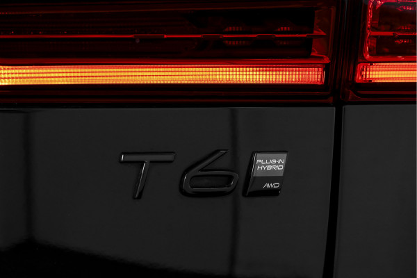 Volvo XC60 2.0 T6 Plug-in hybrid AWD Plus Black Edition | S/K-Panodak | Harman/Kardon | Dig. Cockpit | Adapt. Cruise | Memory Stoelen | Elek. Klep | Stoel-+stuurverw. | 360 Camera | NAV+App. Connect | ECC | LM 21" | 3461