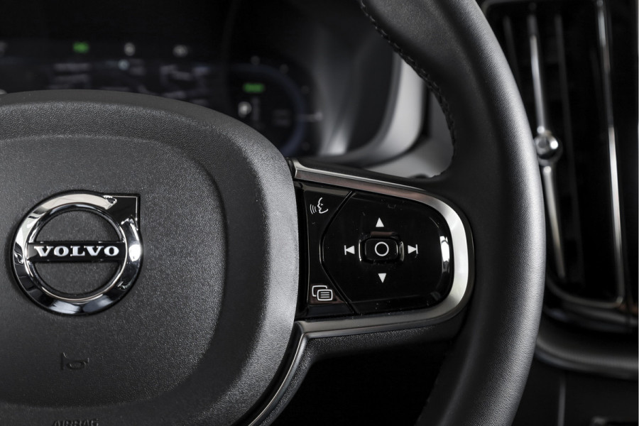 Volvo XC60 2.0 T6 Plug-in hybrid AWD Plus Dark | S/K-Panodak | Dig. Cockpit | Adapt. Cruise | Harman/Kardon | Memory Stoelen | Elek. Klep | Stoel-+stuurverw. | 360 Camera | NAV+App. Connect | LM 19" |