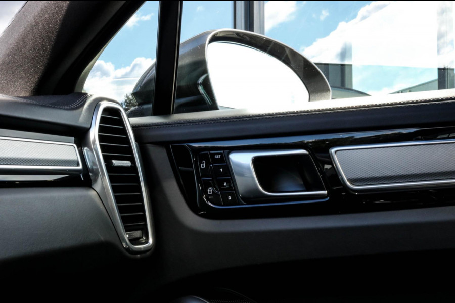 Porsche Cayenne Coupé 3.0 E-Hybrid - MATRIX - PANO - SPORT CHRONO - COMFORTSTOELEN