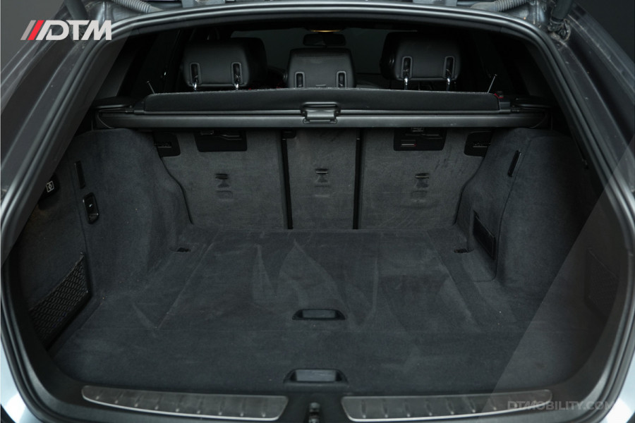BMW 3 Serie Touring 318i M-Sport | Trekhaak | Leder