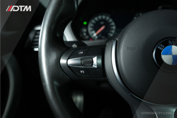 BMW 3 Serie Touring 318i M-Sport | Trekhaak | Leder