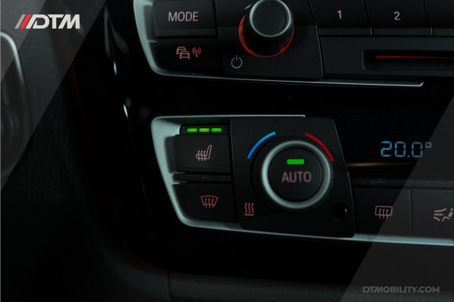 BMW 3 Serie Touring 318i M-Sport | Trekhaak | Leder