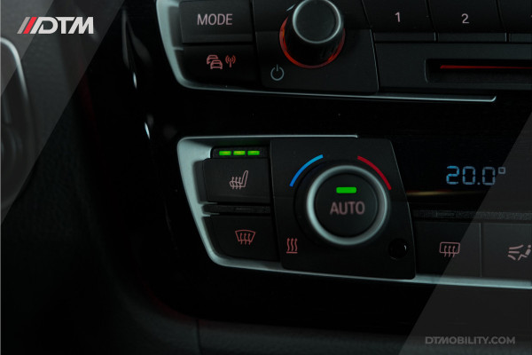 BMW 3 Serie Touring 318i M-Sport | Trekhaak | Leder