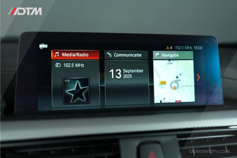 BMW 3 Serie Touring 318i M-Sport | Trekhaak | Leder