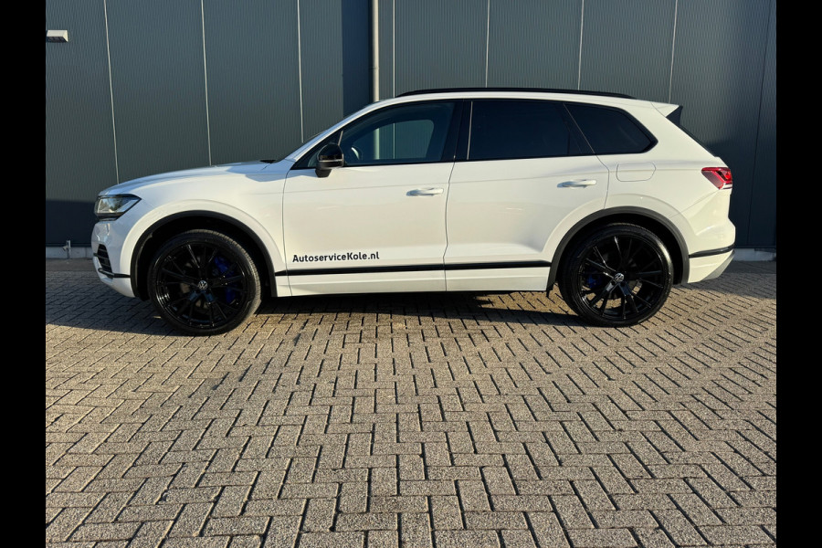 Volkswagen Touareg 3.0 TSi 4MOTION * Blackstyle * Panorama * Trekhaak * Side Assist *