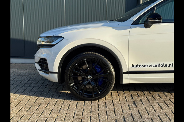 Volkswagen Touareg 3.0 TSi 4MOTION * Blackstyle * Panorama * Trekhaak * Side Assist *