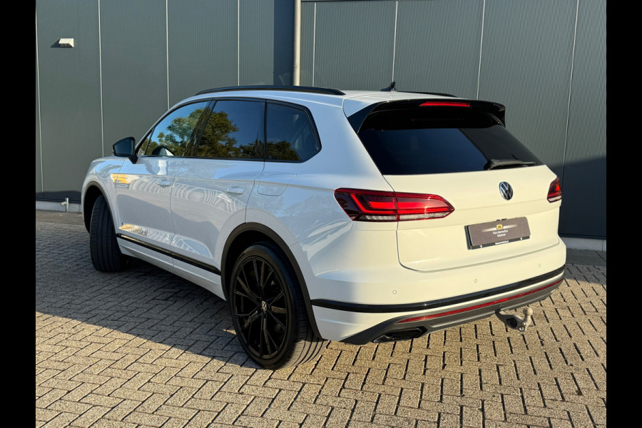 Volkswagen Touareg 3.0 TSi 4MOTION * Blackstyle * Panorama * Trekhaak * Side Assist *
