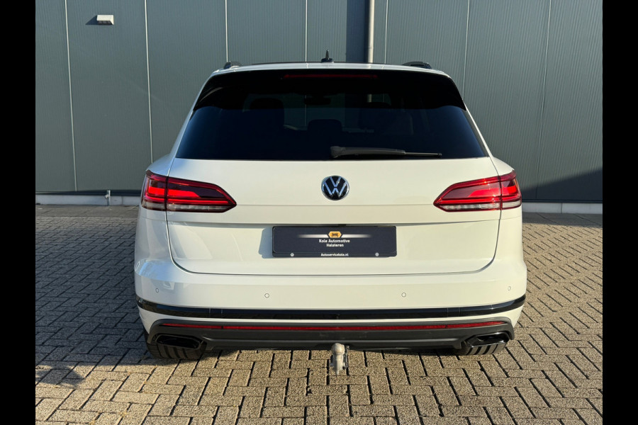 Volkswagen Touareg 3.0 TSi 4MOTION * Blackstyle * Panorama * Trekhaak * Side Assist *