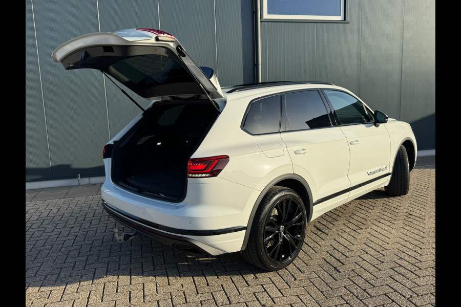 Volkswagen Touareg 3.0 TSi 4MOTION * Blackstyle * Panorama * Trekhaak * Side Assist *
