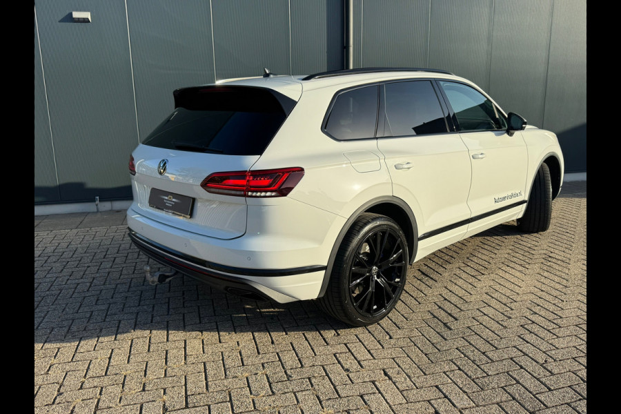 Volkswagen Touareg 3.0 TSi 4MOTION * Blackstyle * Panorama * Trekhaak * Side Assist *