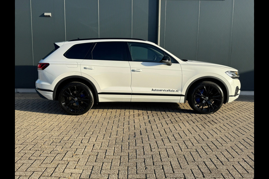 Volkswagen Touareg 3.0 TSi 4MOTION * Blackstyle * Panorama * Trekhaak * Side Assist *