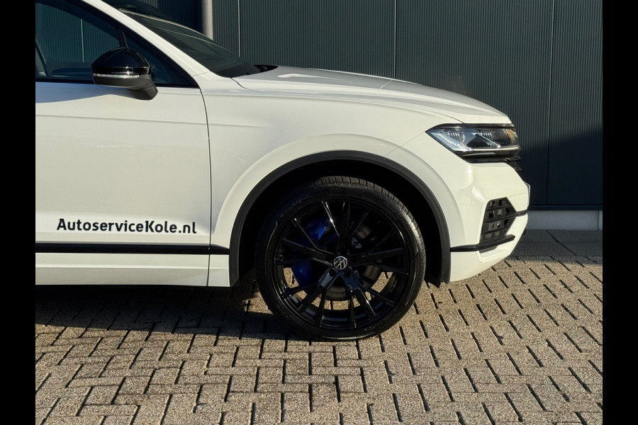 Volkswagen Touareg 3.0 TSi 4MOTION * Blackstyle * Panorama * Trekhaak * Side Assist *