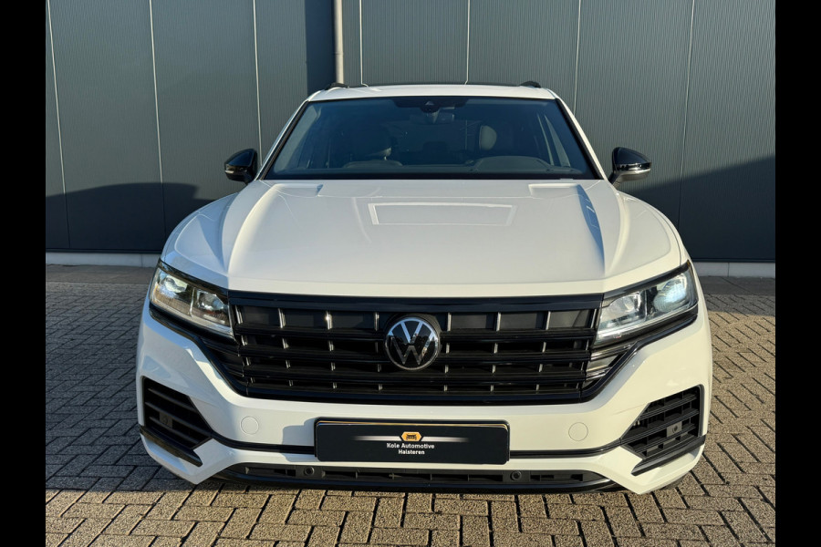 Volkswagen Touareg 3.0 TSi 4MOTION * Blackstyle * Panorama * Trekhaak * Side Assist *