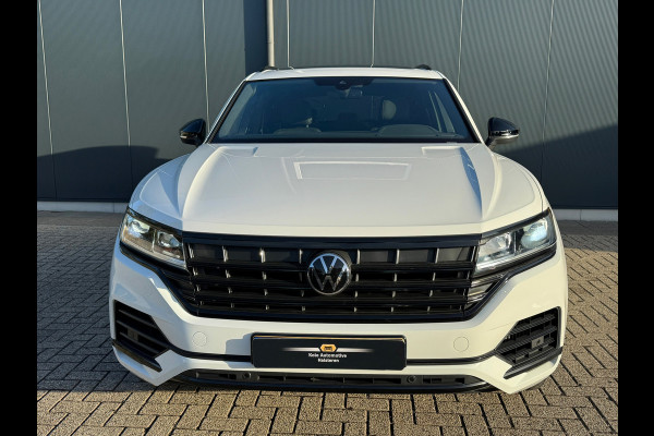 Volkswagen Touareg 3.0 TSi 4MOTION * Blackstyle * Panorama * Trekhaak * Side Assist *