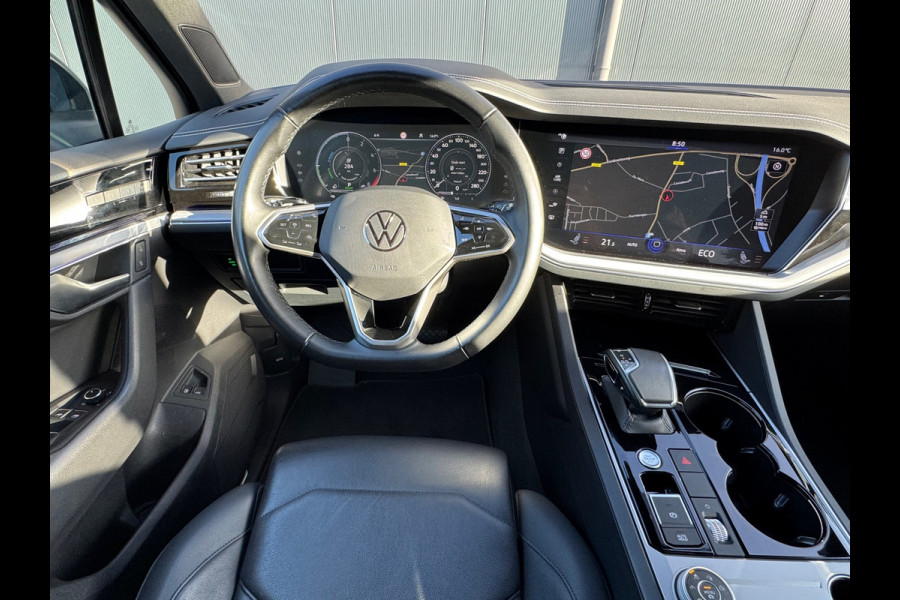 Volkswagen Touareg 3.0 TSi 4MOTION * Blackstyle * Panorama * Trekhaak * Side Assist *