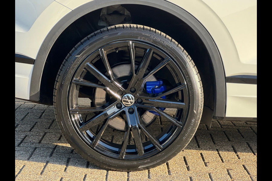 Volkswagen Touareg 3.0 TSi 4MOTION * Blackstyle * Panorama * Trekhaak * Side Assist *