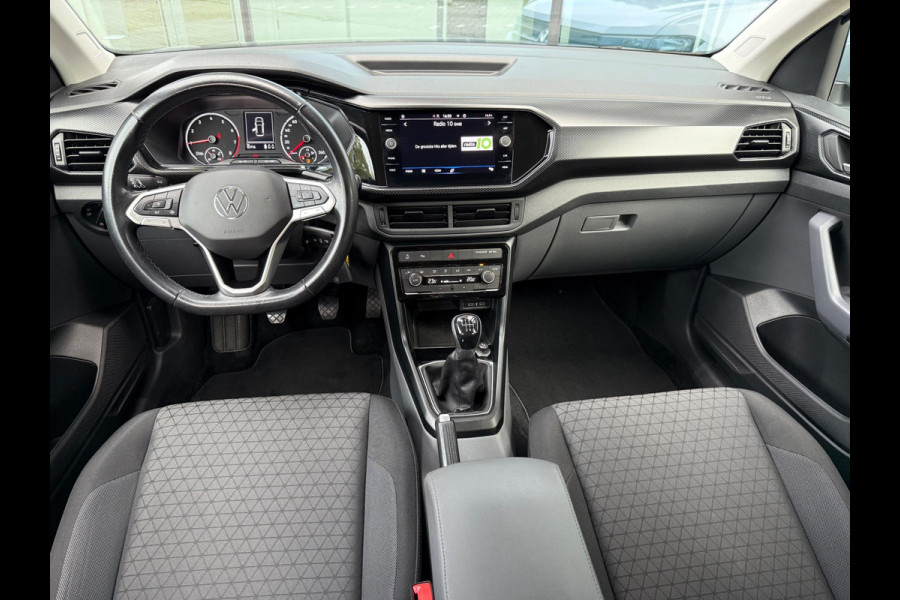Volkswagen T-Cross 1.0 TSI 110PK Life - Climate - Parkeerhulp - Media Apple/Android - Cruise Volkswagen T-Cross 1.0 TSI 110PK Life - Climate - Parkeerhulp - Media Apple/Android - Cruise