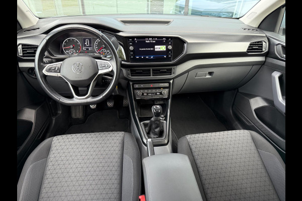 Volkswagen T-Cross 1.0 TSI 110PK Life - Climate - Parkeerhulp - Media Apple/Android - Cruise Volkswagen T-Cross 1.0 TSI 110PK Life - Climate - Parkeerhulp - Media Apple/Android - Cruise
