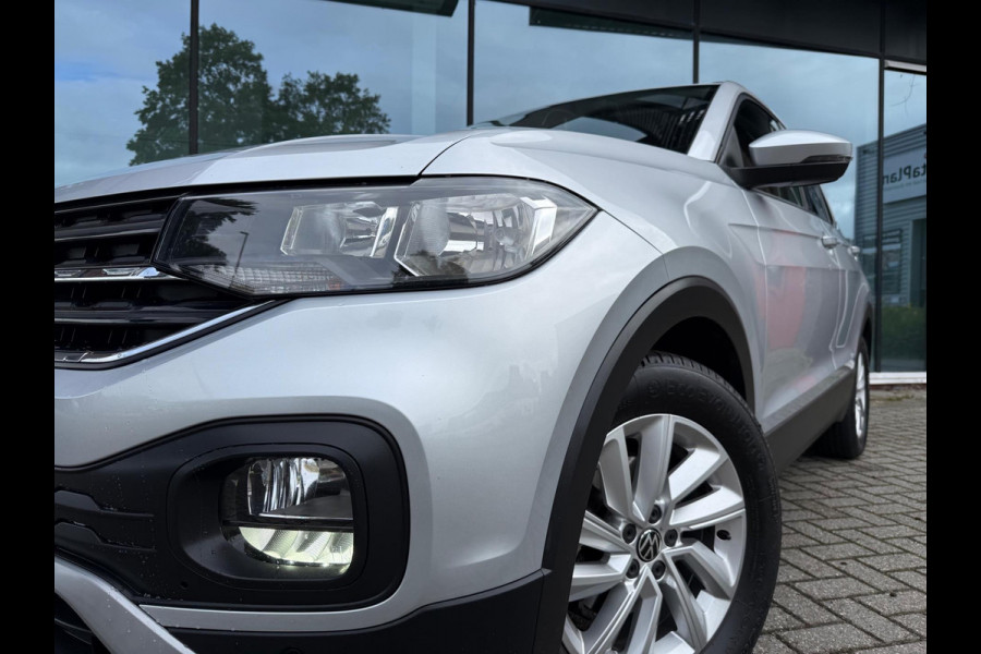 Volkswagen T-Cross 1.0 TSI 110PK Life - Climate - Parkeerhulp - Media Apple/Android - Cruise Volkswagen T-Cross 1.0 TSI 110PK Life - Climate - Parkeerhulp - Media Apple/Android - Cruise