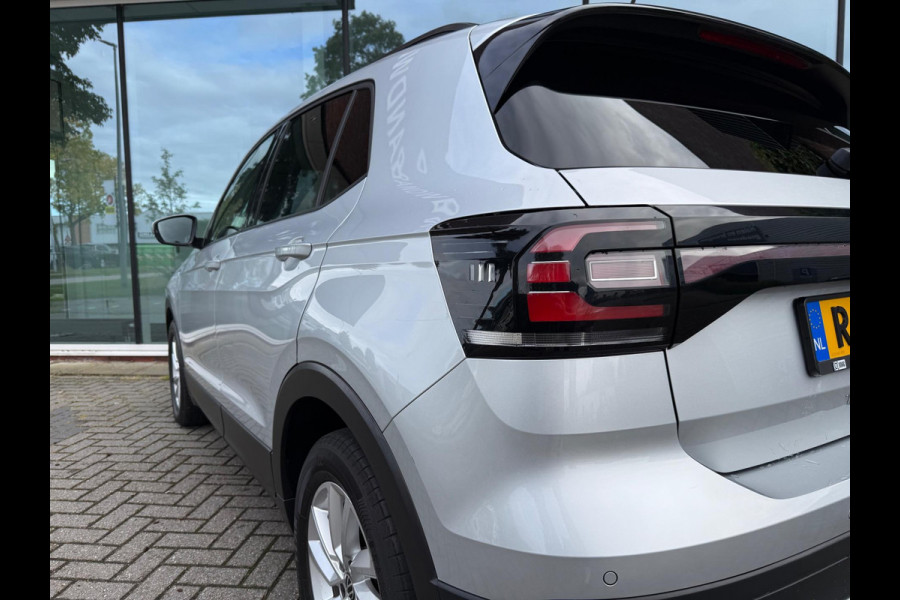 Volkswagen T-Cross 1.0 TSI 110PK Life - Climate - Parkeerhulp - Media Apple/Android - Cruise Volkswagen T-Cross 1.0 TSI 110PK Life - Climate - Parkeerhulp - Media Apple/Android - Cruise
