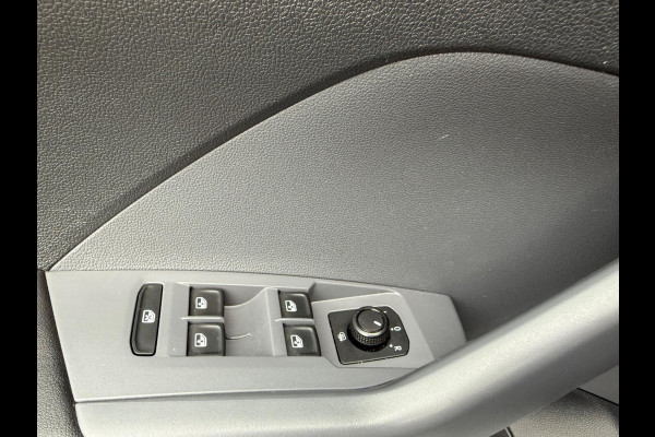 Volkswagen T-Cross 1.0 TSI 110PK Life - Climate - Parkeerhulp - Media Apple/Android - Cruise Volkswagen T-Cross 1.0 TSI 110PK Life - Climate - Parkeerhulp - Media Apple/Android - Cruise