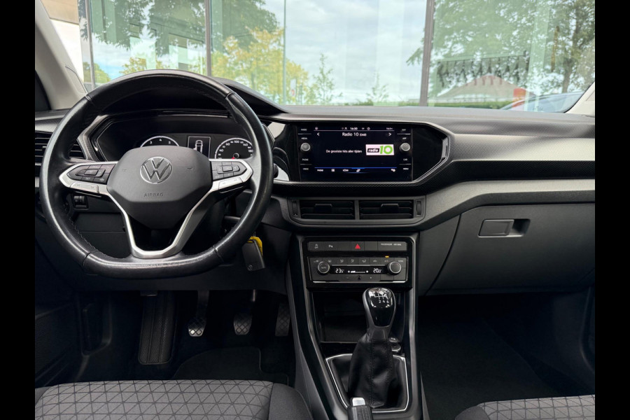 Volkswagen T-Cross 1.0 TSI 110PK Life - Climate - Parkeerhulp - Media Apple/Android - Cruise Volkswagen T-Cross 1.0 TSI 110PK Life - Climate - Parkeerhulp - Media Apple/Android - Cruise