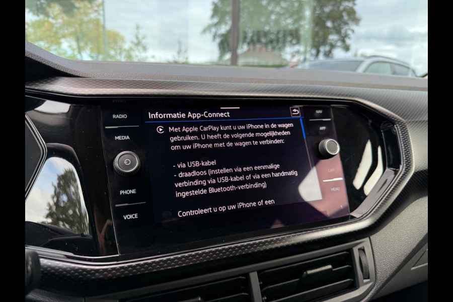 Volkswagen T-Cross 1.0 TSI 110PK Life - Climate - Parkeerhulp - Media Apple/Android - Cruise Volkswagen T-Cross 1.0 TSI 110PK Life - Climate - Parkeerhulp - Media Apple/Android - Cruise