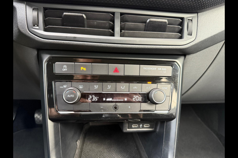 Volkswagen T-Cross 1.0 TSI 110PK Life - Climate - Parkeerhulp - Media Apple/Android - Cruise Volkswagen T-Cross 1.0 TSI 110PK Life - Climate - Parkeerhulp - Media Apple/Android - Cruise