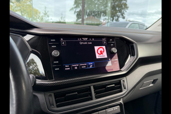 Volkswagen T-Cross 1.0 TSI 110PK Life - Climate - Parkeerhulp - Media Apple/Android - Cruise Volkswagen T-Cross 1.0 TSI 110PK Life - Climate - Parkeerhulp - Media Apple/Android - Cruise