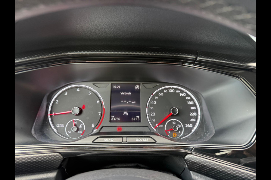 Volkswagen T-Cross 1.0 TSI 110PK Life - Climate - Parkeerhulp - Media Apple/Android - Cruise Volkswagen T-Cross 1.0 TSI 110PK Life - Climate - Parkeerhulp - Media Apple/Android - Cruise