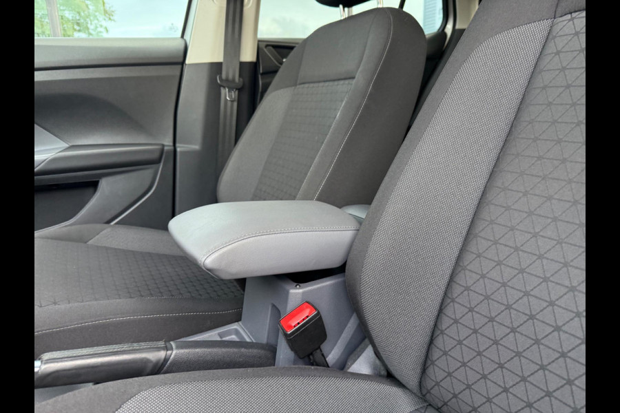 Volkswagen T-Cross 1.0 TSI 110PK Life - Climate - Parkeerhulp - Media Apple/Android - Cruise Volkswagen T-Cross 1.0 TSI 110PK Life - Climate - Parkeerhulp - Media Apple/Android - Cruise