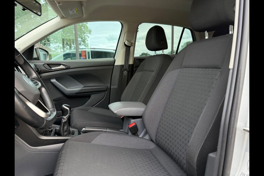 Volkswagen T-Cross 1.0 TSI 110PK Life - Climate - Parkeerhulp - Media Apple/Android - Cruise Volkswagen T-Cross 1.0 TSI 110PK Life - Climate - Parkeerhulp - Media Apple/Android - Cruise