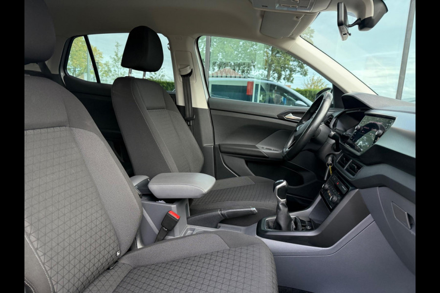 Volkswagen T-Cross 1.0 TSI 110PK Life - Climate - Parkeerhulp - Media Apple/Android - Cruise Volkswagen T-Cross 1.0 TSI 110PK Life - Climate - Parkeerhulp - Media Apple/Android - Cruise