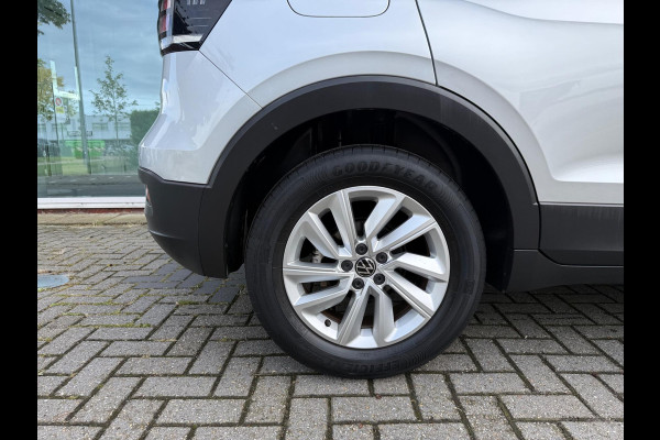 Volkswagen T-Cross 1.0 TSI 110PK Life - Climate - Parkeerhulp - Media Apple/Android - Cruise Volkswagen T-Cross 1.0 TSI 110PK Life - Climate - Parkeerhulp - Media Apple/Android - Cruise