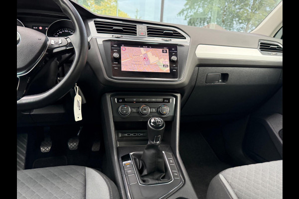 Volkswagen Tiguan 1.5 TSI Comfortline - Navi - Climate - Cruise - Parkeerhulp - Org.NL