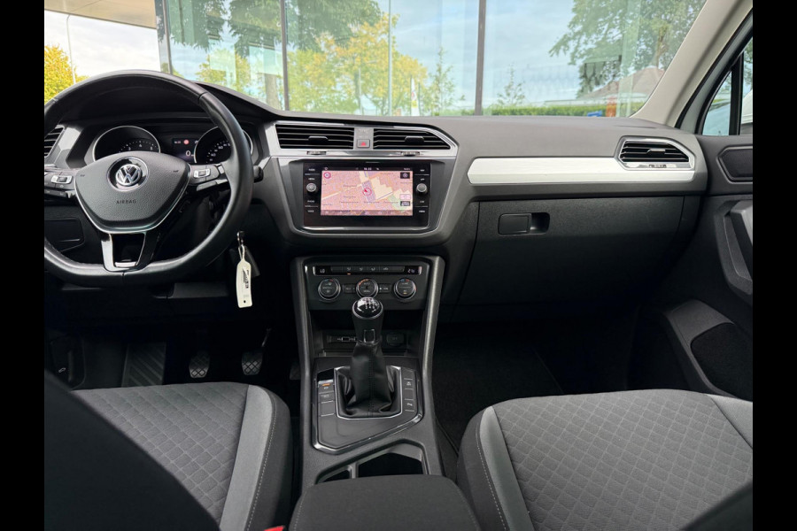 Volkswagen Tiguan 1.5 TSI Comfortline - Navi - Climate - Cruise - Parkeerhulp - Org.NL