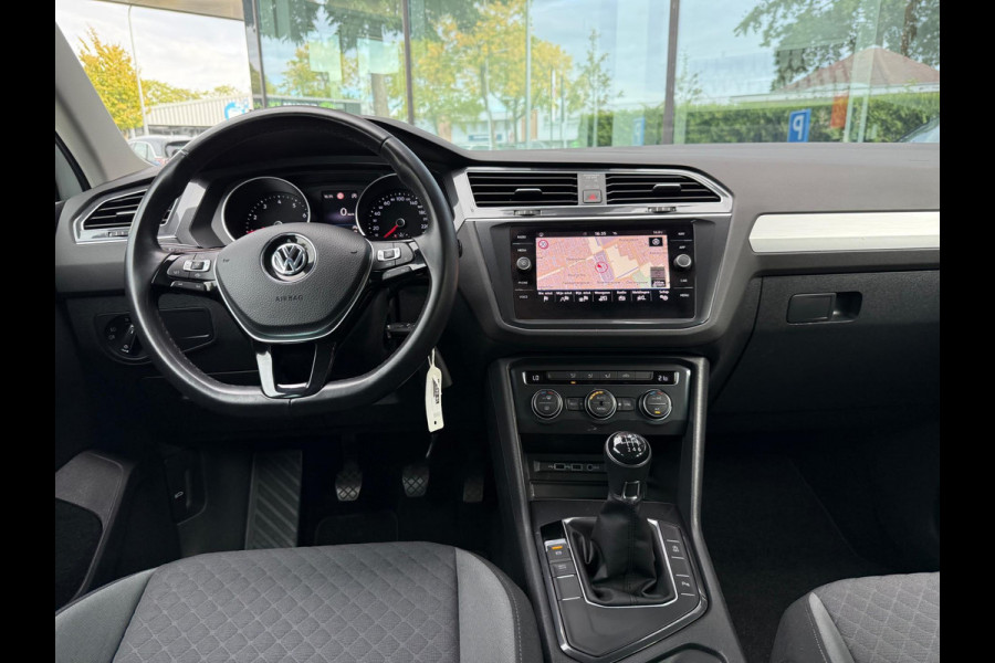Volkswagen Tiguan 1.5 TSI Comfortline - Navi - Climate - Cruise - Parkeerhulp - Org.NL