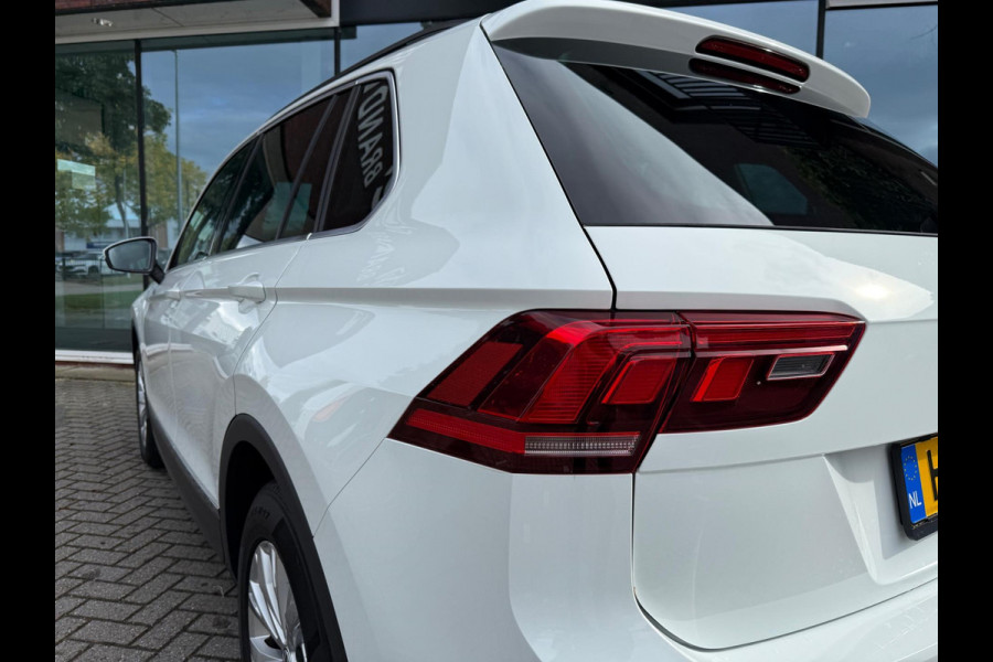 Volkswagen Tiguan 1.5 TSI Comfortline - Navi - Climate - Cruise - Parkeerhulp - Org.NL