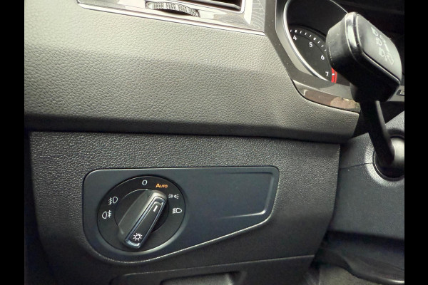 Volkswagen Tiguan 1.5 TSI Comfortline - Navi - Climate - Cruise - Parkeerhulp - Org.NL