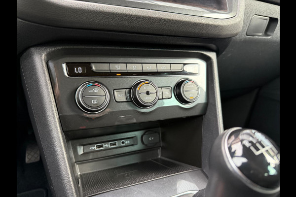 Volkswagen Tiguan 1.5 TSI Comfortline - Navi - Climate - Cruise - Parkeerhulp - Org.NL