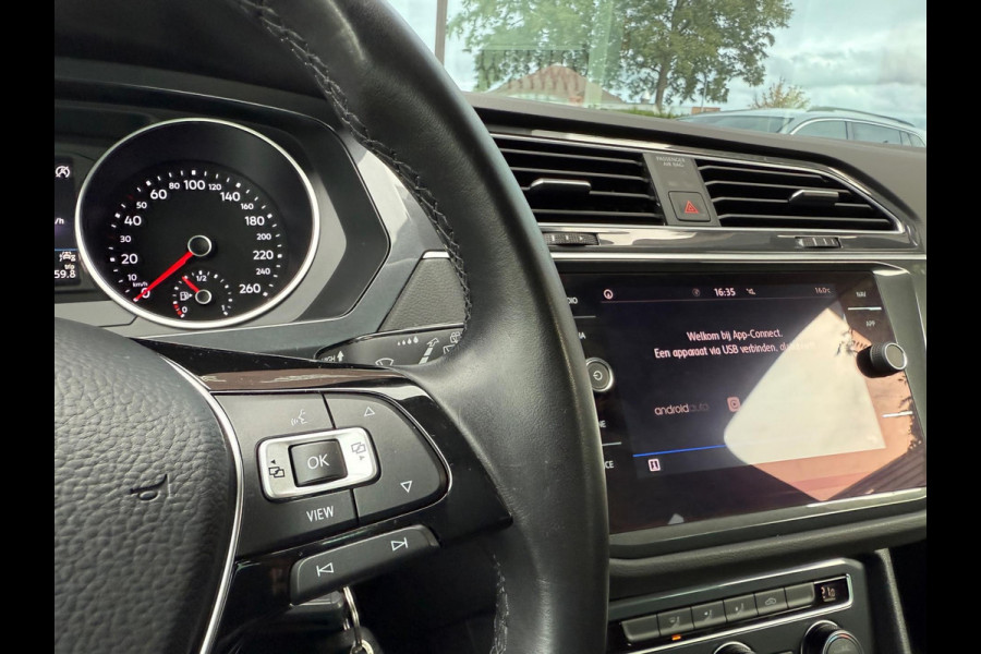 Volkswagen Tiguan 1.5 TSI Comfortline - Navi - Climate - Cruise - Parkeerhulp - Org.NL