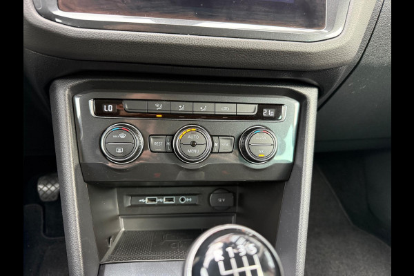 Volkswagen Tiguan 1.5 TSI Comfortline - Navi - Climate - Cruise - Parkeerhulp - Org.NL