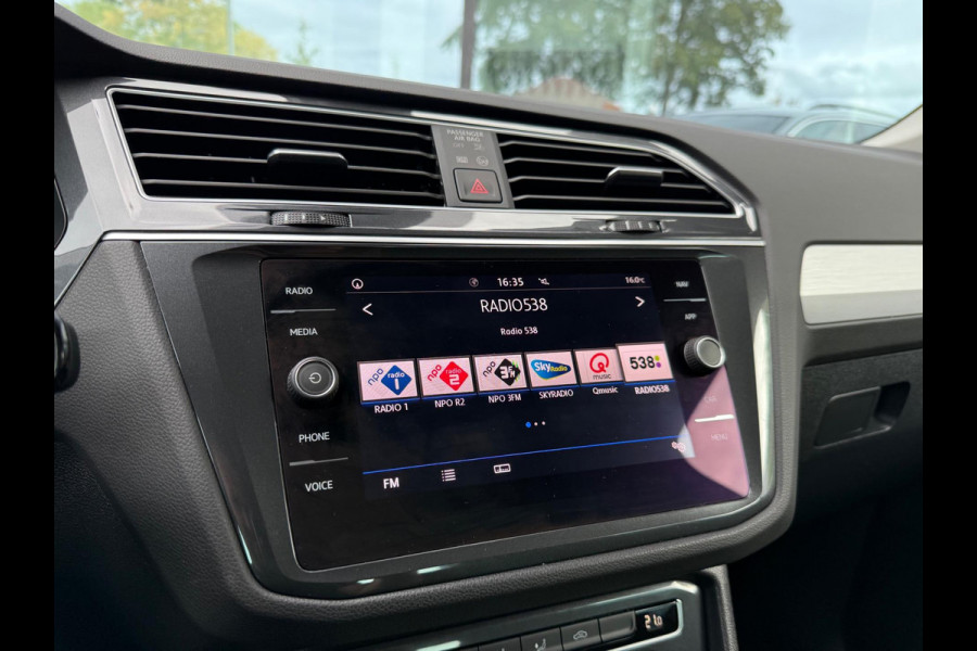 Volkswagen Tiguan 1.5 TSI Comfortline - Navi - Climate - Cruise - Parkeerhulp - Org.NL