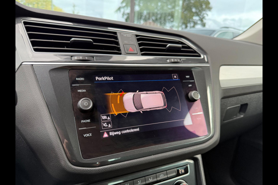 Volkswagen Tiguan 1.5 TSI Comfortline - Navi - Climate - Cruise - Parkeerhulp - Org.NL