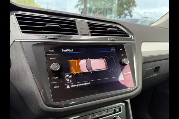 Volkswagen Tiguan 1.5 TSI Comfortline - Navi - Climate - Cruise - Parkeerhulp - Org.NL