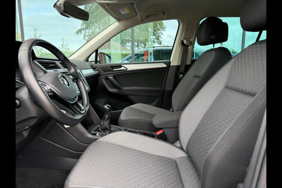 Volkswagen Tiguan 1.5 TSI Comfortline - Navi - Climate - Cruise - Parkeerhulp - Org.NL