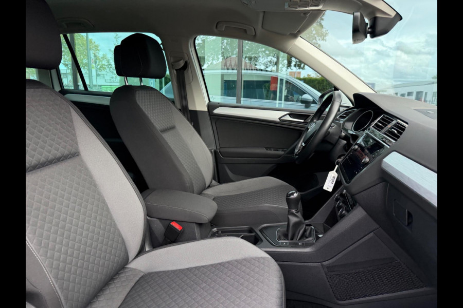 Volkswagen Tiguan 1.5 TSI Comfortline - Navi - Climate - Cruise - Parkeerhulp - Org.NL