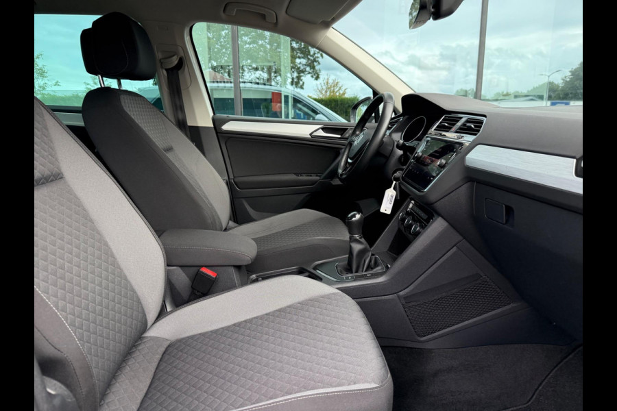 Volkswagen Tiguan 1.5 TSI Comfortline - Navi - Climate - Cruise - Parkeerhulp - Org.NL