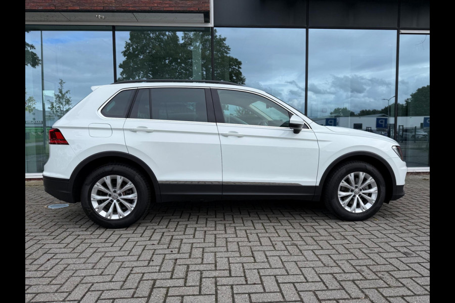 Volkswagen Tiguan 1.5 TSI Comfortline - Navi - Climate - Cruise - Parkeerhulp - Org.NL