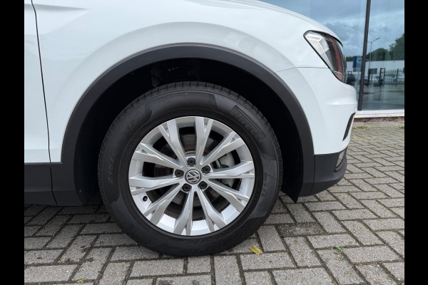 Volkswagen Tiguan 1.5 TSI Comfortline - Navi - Climate - Cruise - Parkeerhulp - Org.NL